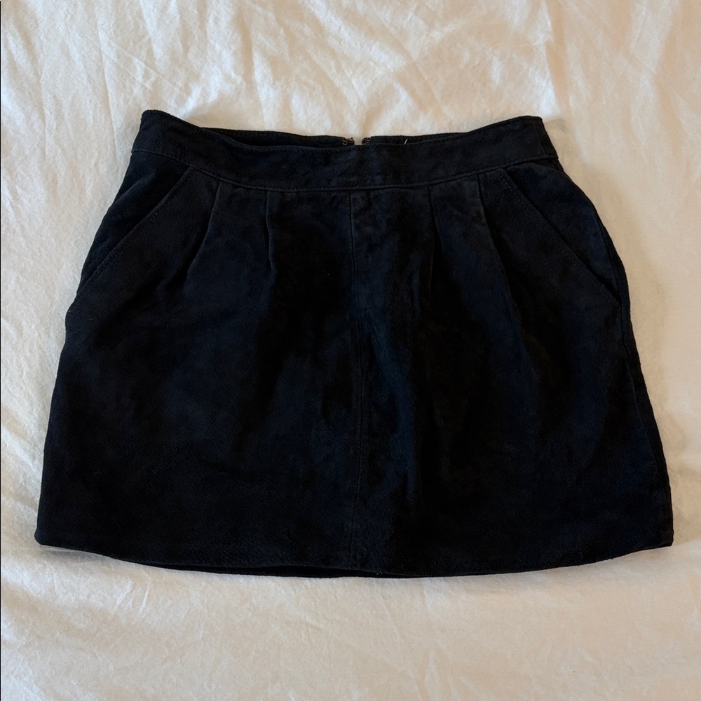 Forever 21 Genuine Pig Skin Suede Mini Skirt Black Pleated Pockets Size 25